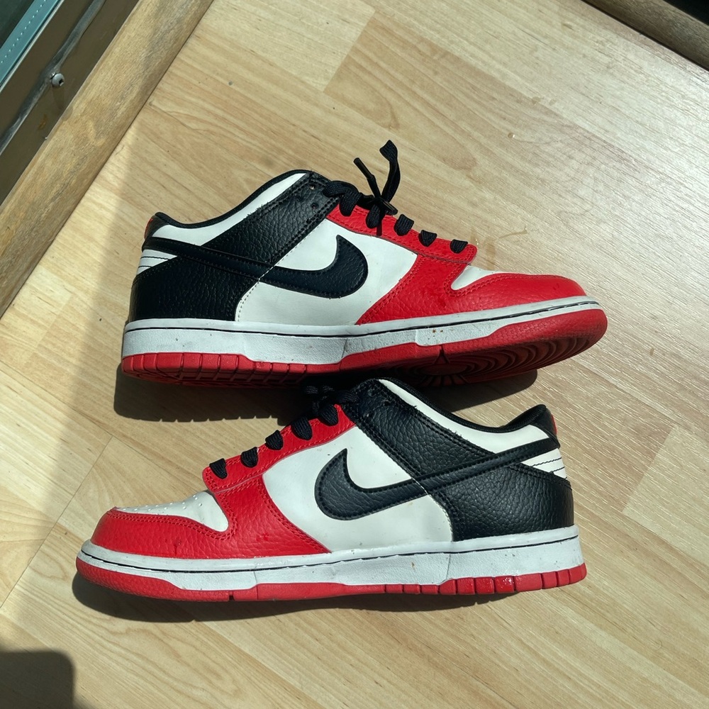 Nike Red and Black Sneakers Low-Top Classic